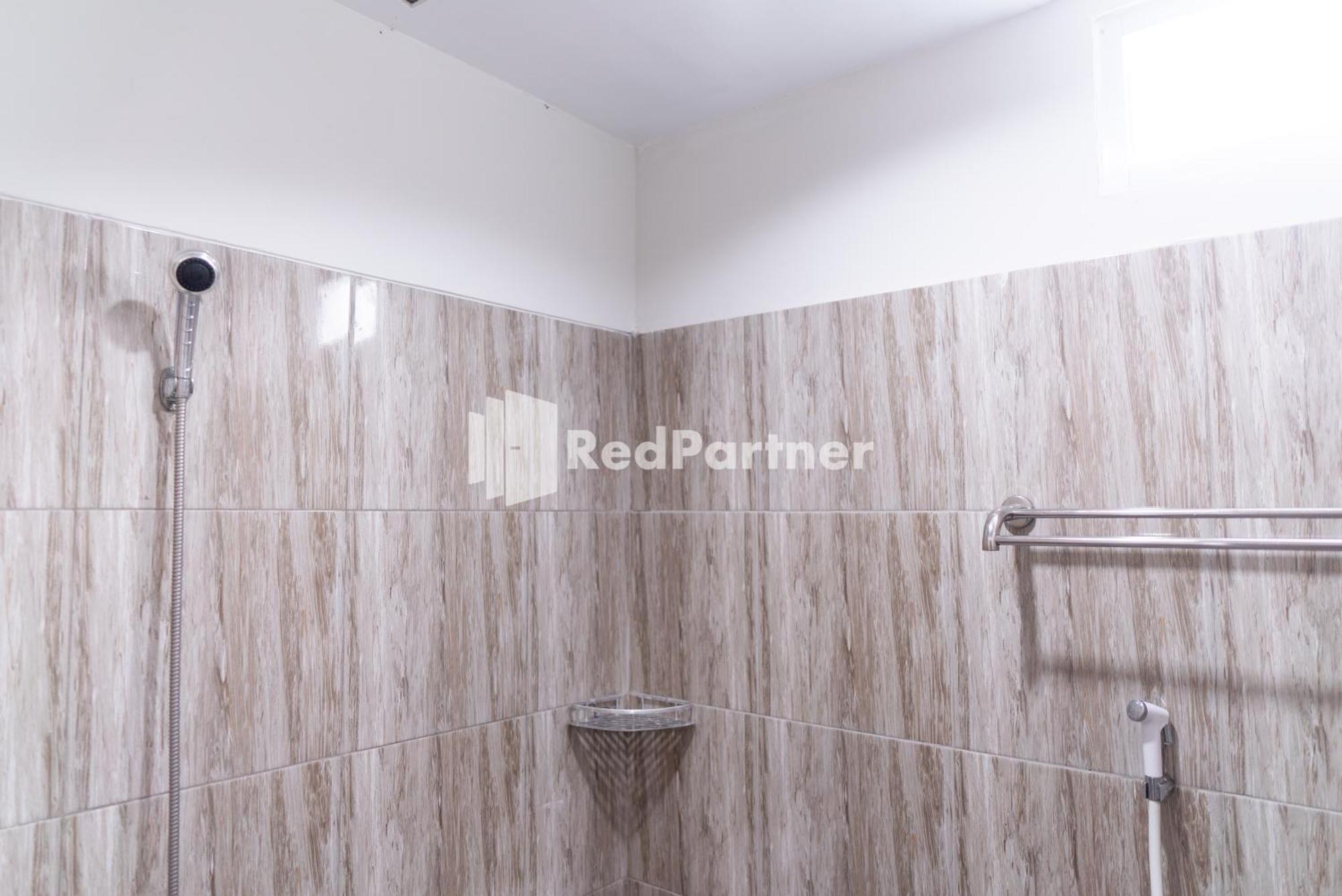 Wisma Narada 2 Lampung Mitra Reddoorz Bandar Lampung Room photo